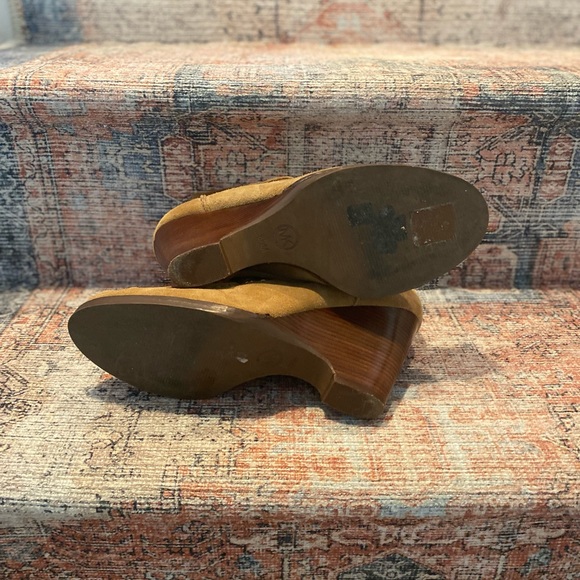 Michael Kors Wendi suede & shearling wedge bootie 8.5 - Picture 7 of 7